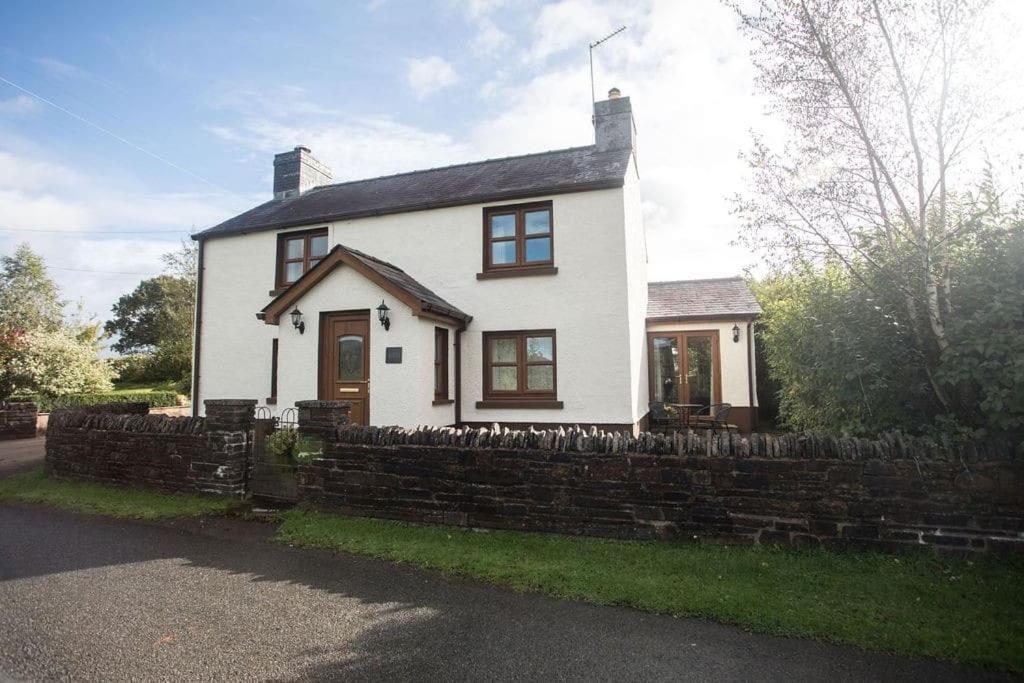 Perfect Cottage Retreat Near The Brecon Beacons Llanwrda Exterior photo