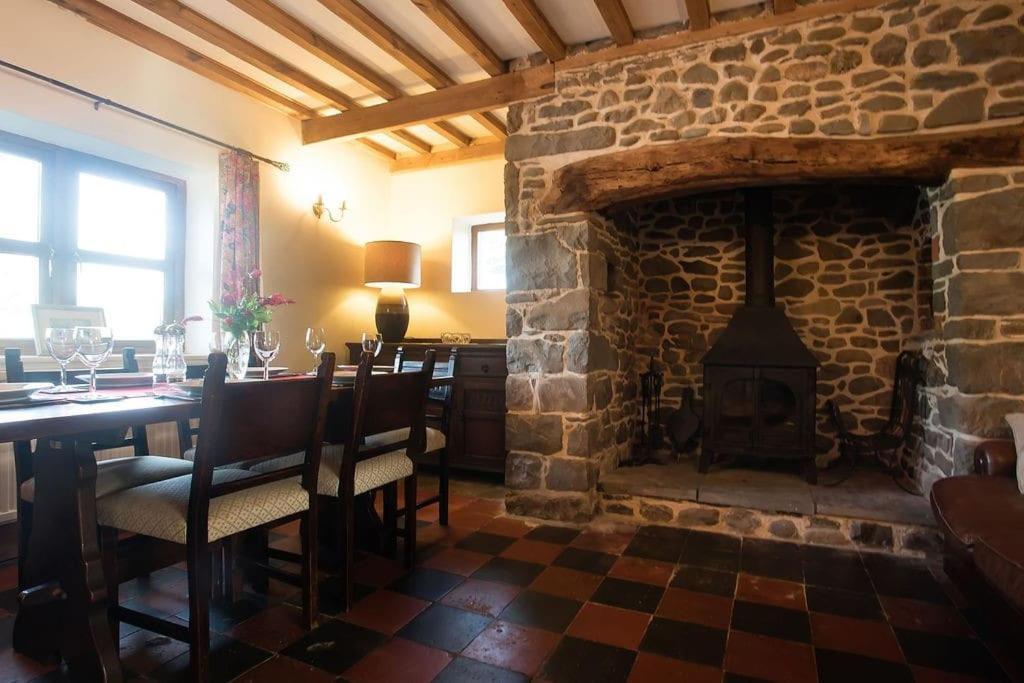 Perfect Cottage Retreat Near The Brecon Beacons Llanwrda Exterior photo